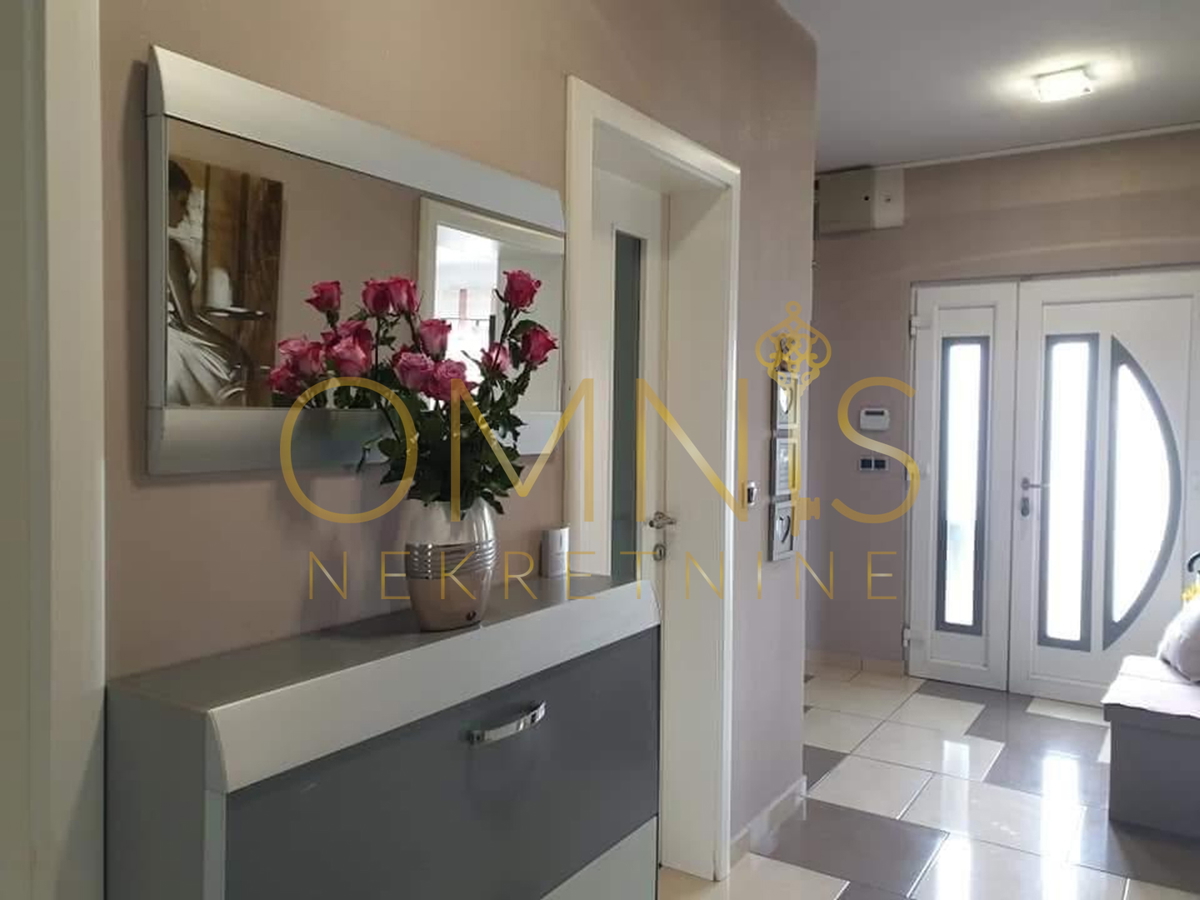 Čudovita počitniška hiša v Ravni Gori, 345 m² + zemljišče 1300 m²