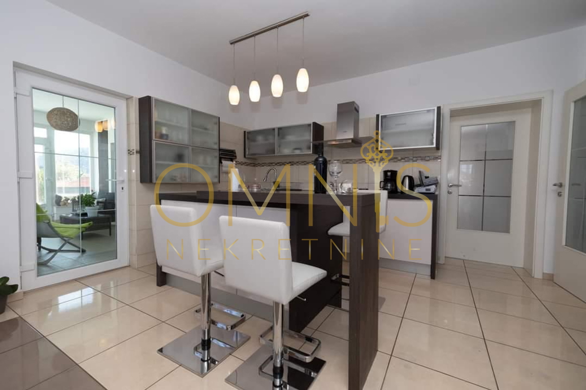 Čudovita počitniška hiša v Ravni Gori, 345 m² + zemljišče 1300 m²