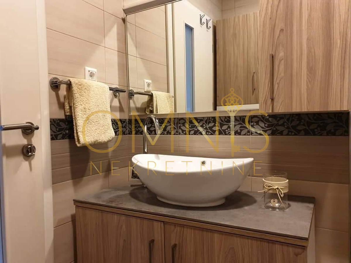 Čudovita počitniška hiša v Ravni Gori, 345 m² + zemljišče 1300 m²