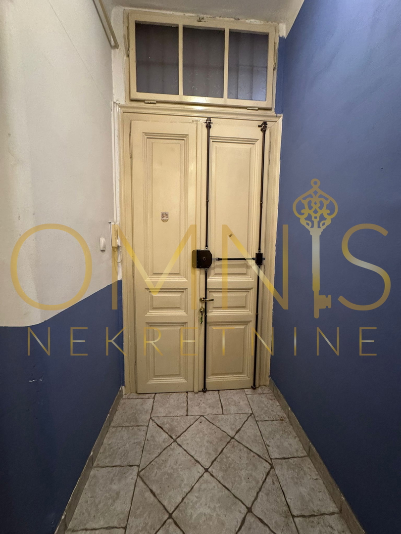 Stan v središču Reke, balkon, 72 m²