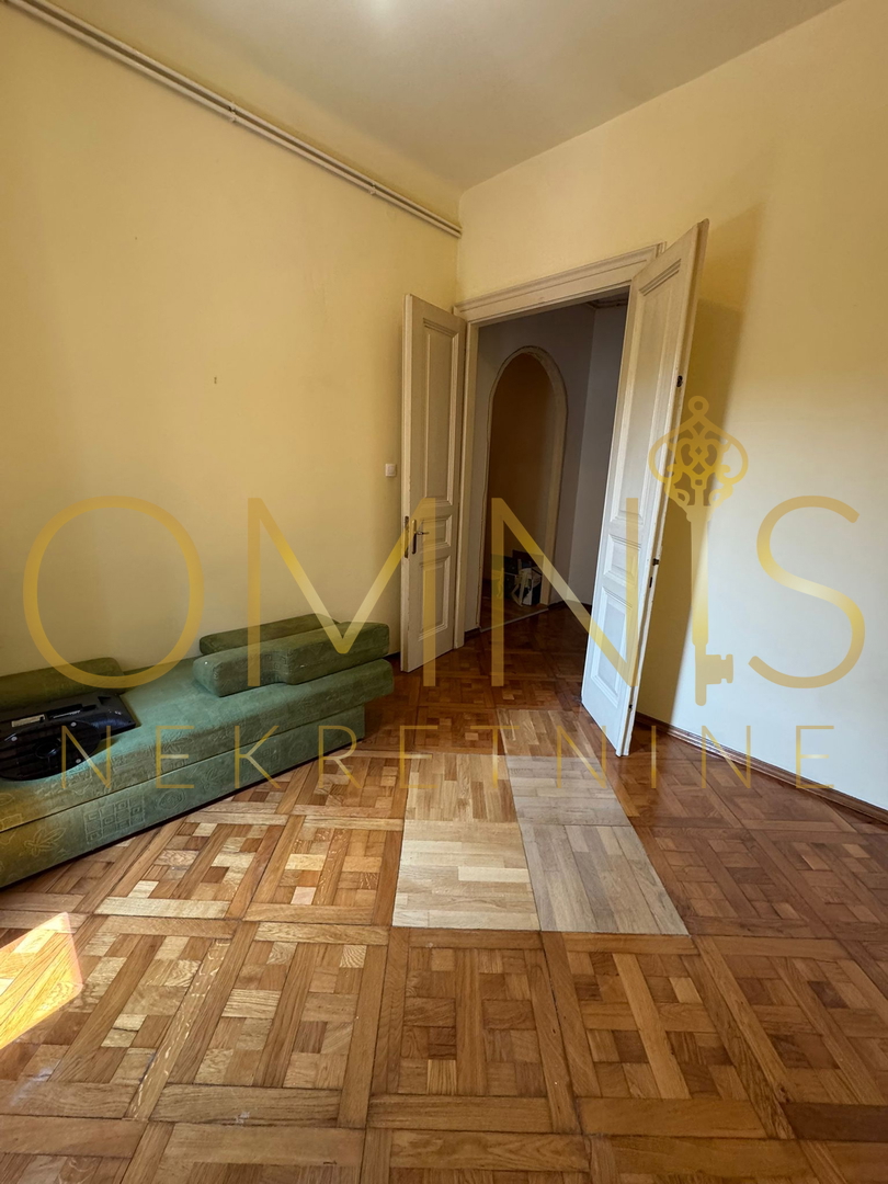 Stan v središču Reke, balkon, 72 m²