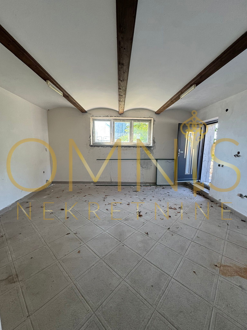 Opatija center – samostojna hiša 380 m², 3 stanovanja, bazen, panoramski pogled na morje