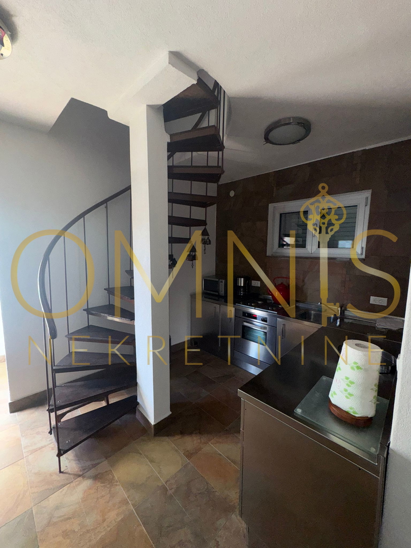 Mošćenička Draga – Obnovljena primorska hiša z razgledom na morje