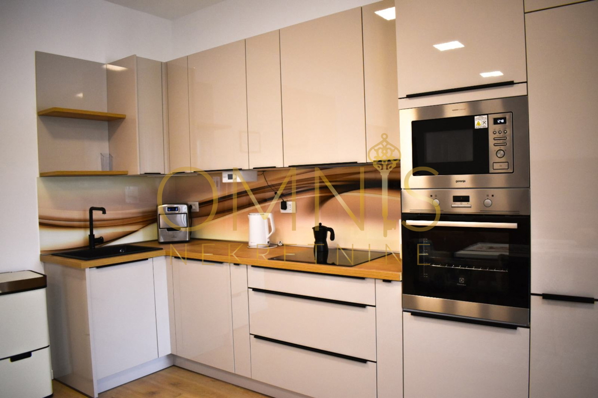 Stan za prodajo – Reka, center – 73 m²