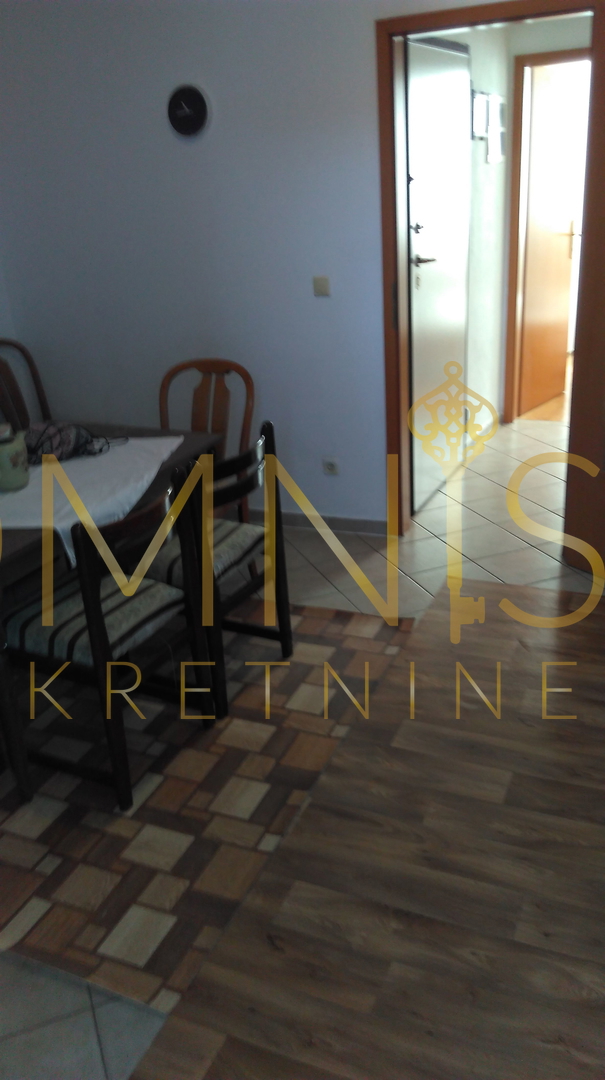 Krk, Punat - 1. nadstropje, balkon, parkirno mesto!