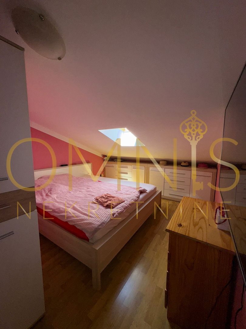 Matulji, Jušići – Dvoetažno stanovanje 103 m² z dvema balkonoma in pogledom na morje