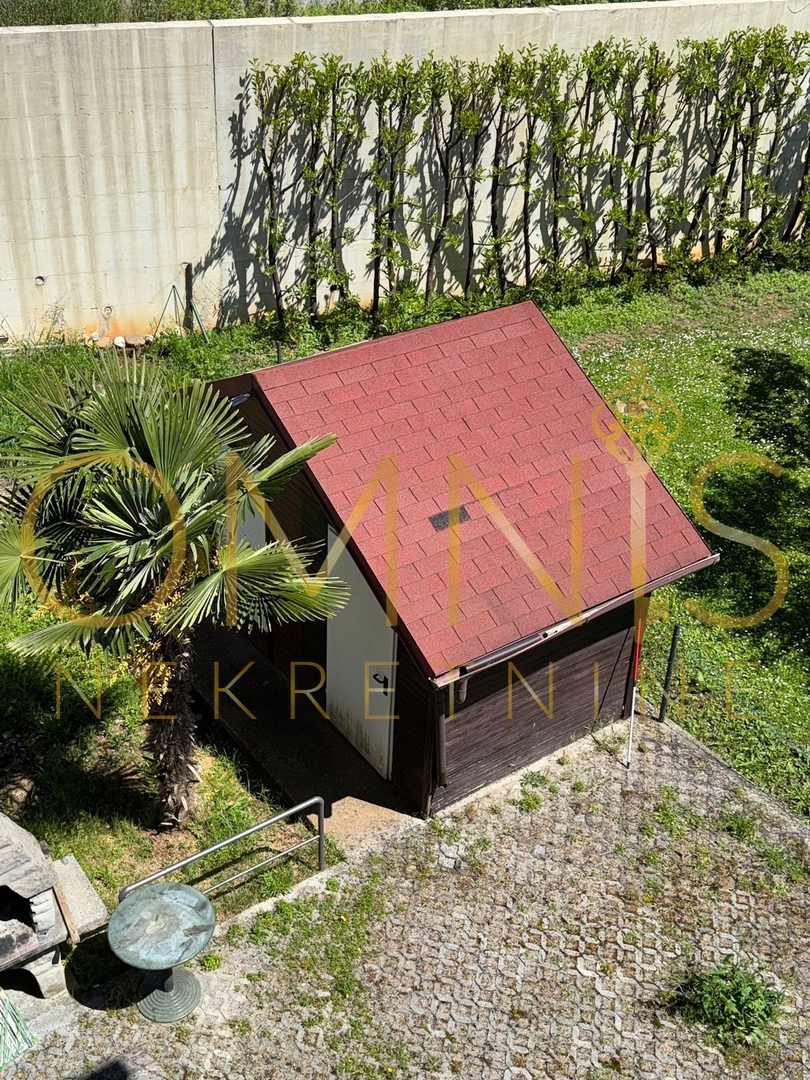Matulji, Jušići – Dvoetažno stanovanje 103 m² z dvema balkonoma in pogledom na morje
