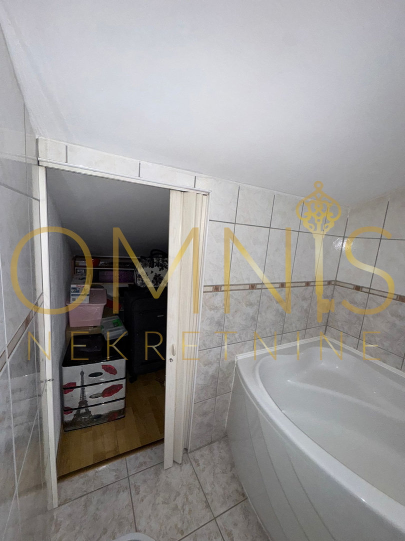 Matulji, Jušići – Dvoetažno stanovanje 103 m² z dvema balkonoma in pogledom na morje