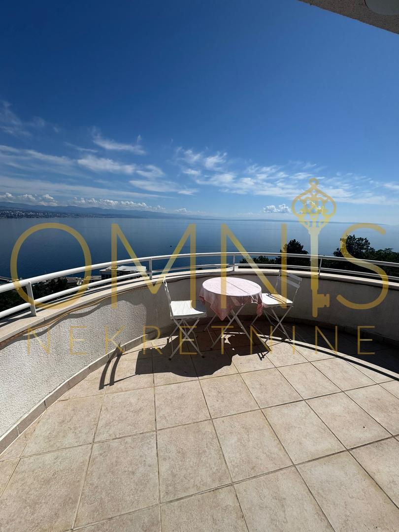 OPATIJA - Hiša s tremi prostornimi stanovanji in panoramskim pogledom na morje