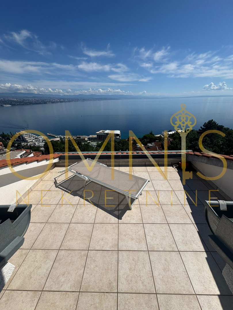 OPATIJA - Hiša s tremi prostornimi stanovanji in panoramskim pogledom na morje