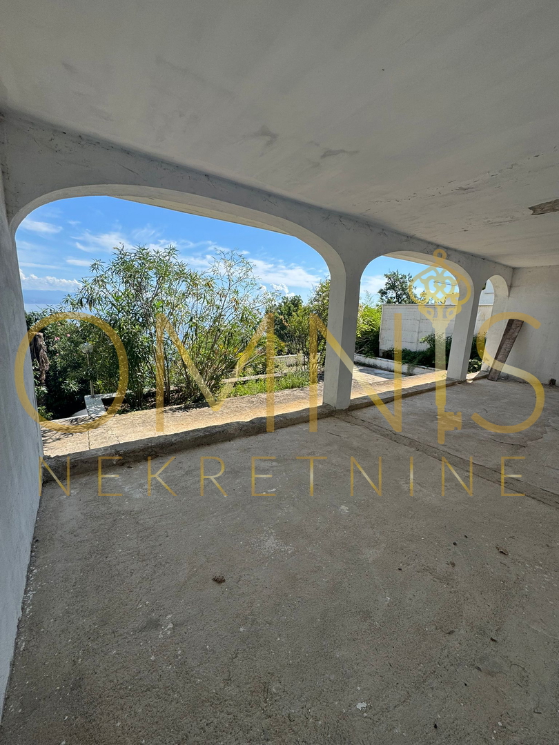 OPATIJA - Hiša s tremi prostornimi stanovanji in panoramskim pogledom na morje