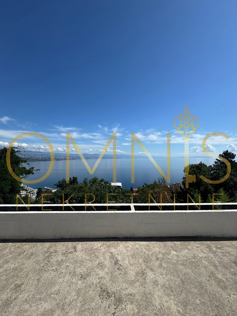 OPATIJA - Hiša s tremi prostornimi stanovanji in panoramskim pogledom na morje