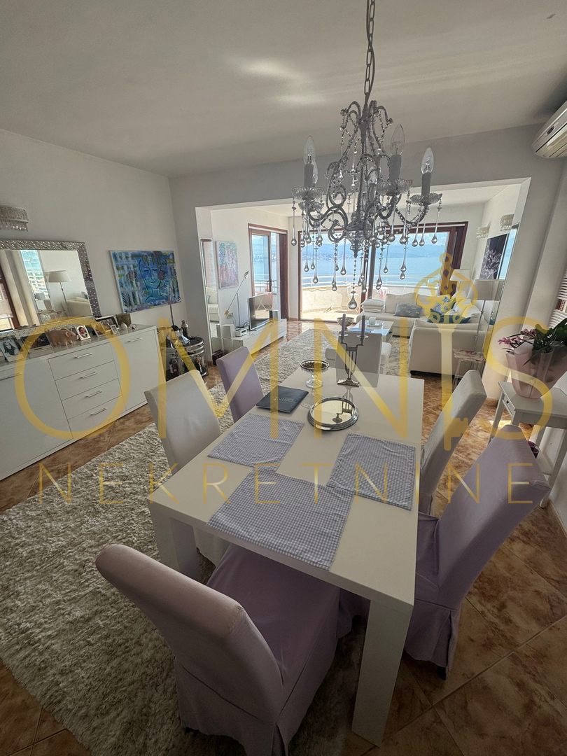OPATIJA - Hiša s tremi prostornimi stanovanji in panoramskim pogledom na morje