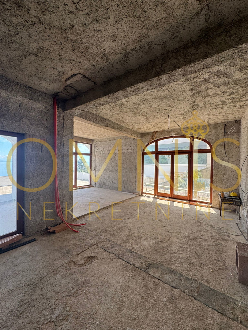 OPATIJA - Hiša s tremi prostornimi stanovanji in panoramskim pogledom na morje