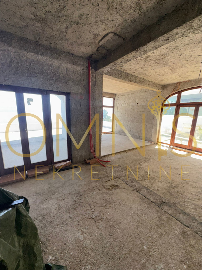 OPATIJA - Hiša s tremi prostornimi stanovanji in panoramskim pogledom na morje