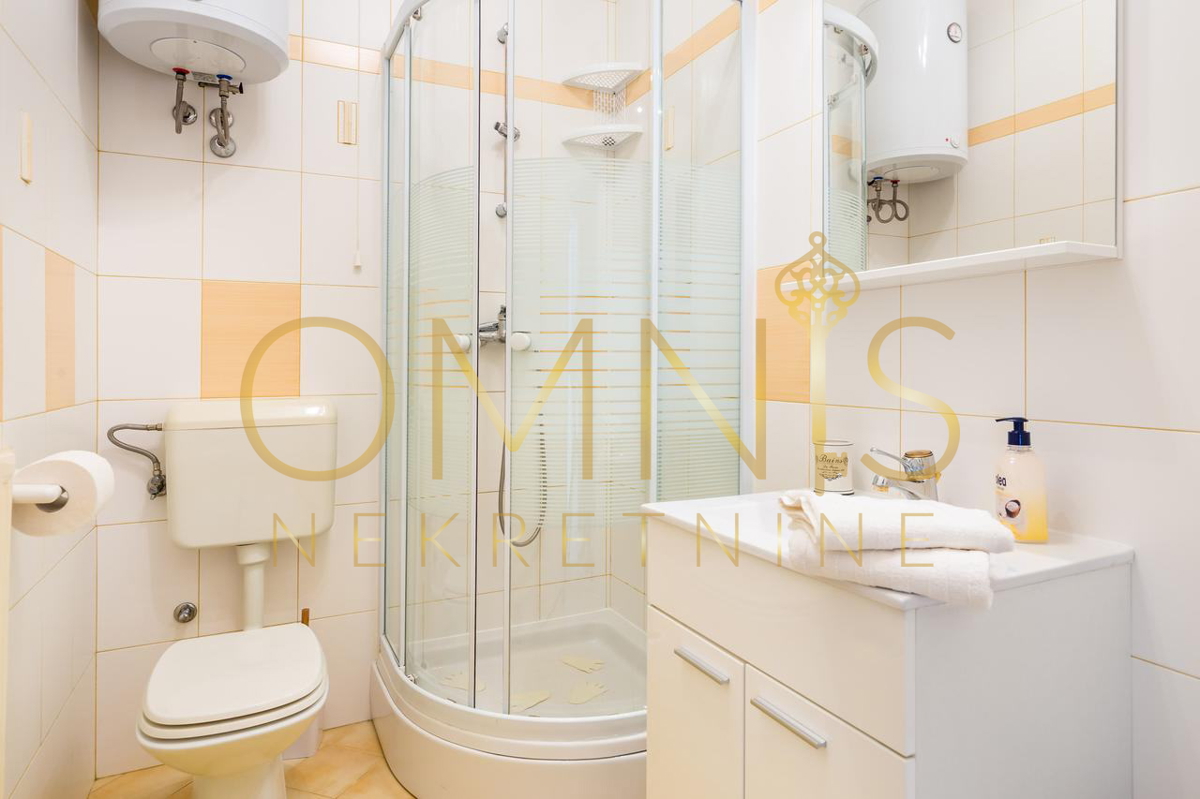 Opatija, Punta Kolova – prostorno stanovanje 140 m², drugi niz do morja z razgledom