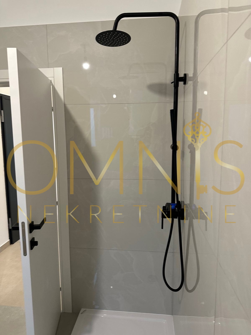 VIŠKOVO – NOVOGRADNJA, 3S+DB STANOVANJE Z BALKONOM IN 3 PARKIRNIMI MESTI!