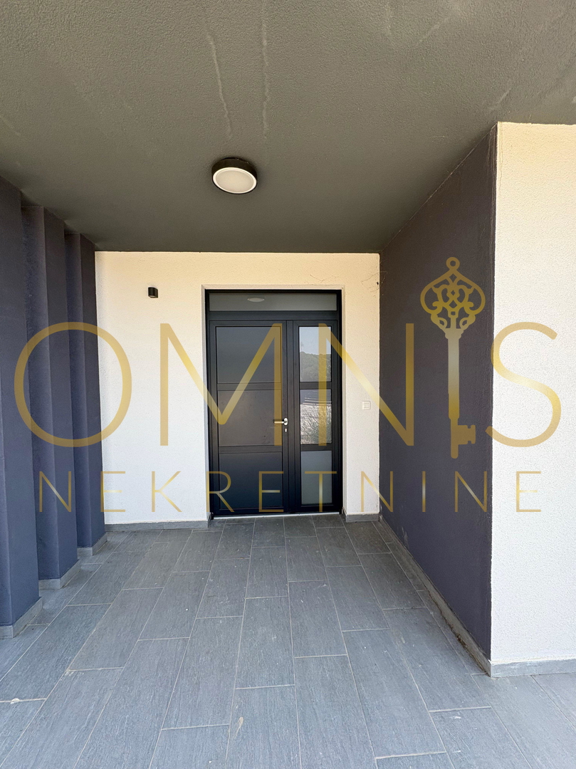 OTOK KRK, MESTO KRK (okolica) – Moderna luksuzna vila s bazenom in pogledom na morje