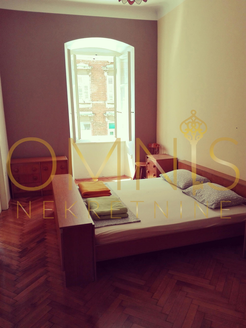 Rijeka, Center – prostorno stanovanje 80 m², 3-prostorsko