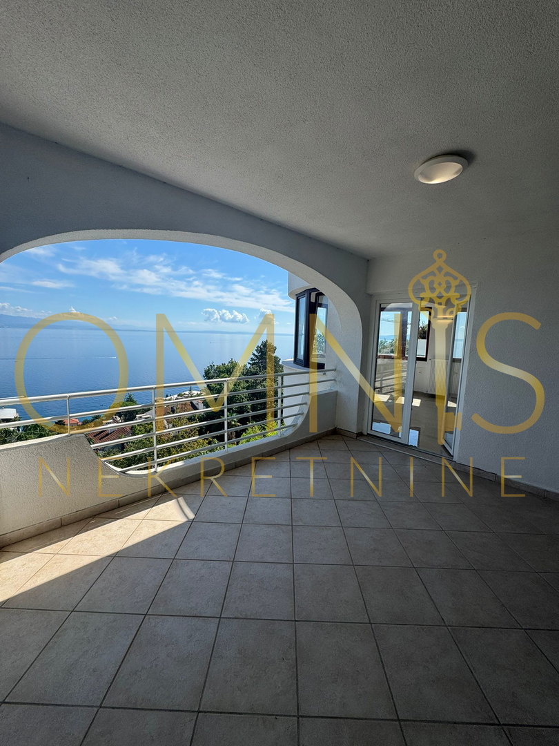 OPATIJA – LUKSUZNO STANOVANJE S PANORAMSKIM RAZGLEDOM NA MORJE
