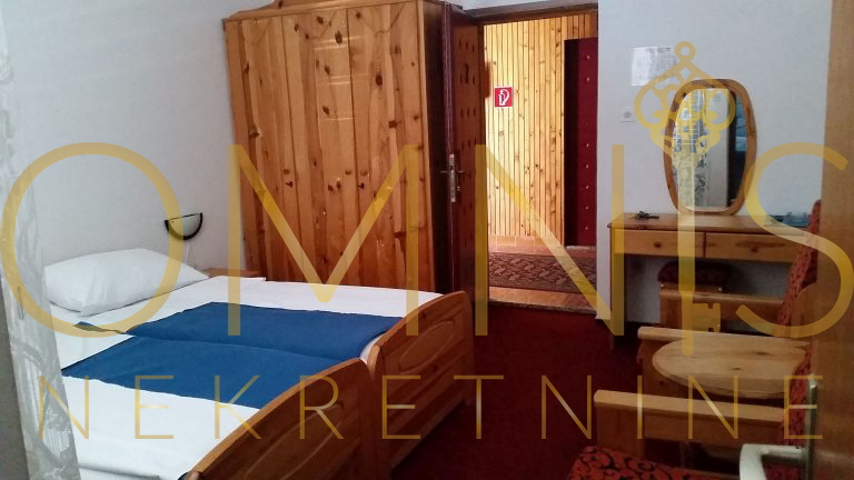 PAG – HOTEL V PRVEM VRSTU DO MORJA! OBJEKT Z UVELJAVLJENIM POSLOVANJEM