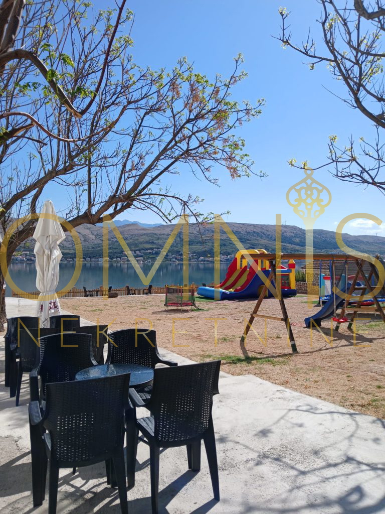 PAG – HOTEL V PRVEM VRSTU DO MORJA! OBJEKT Z UVELJAVLJENIM POSLOVANJEM