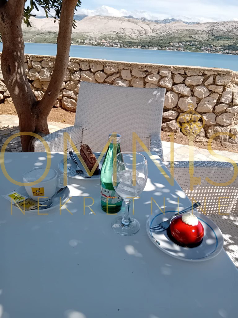 PAG – HOTEL V PRVEM VRSTU DO MORJA! OBJEKT Z UVELJAVLJENIM POSLOVANJEM