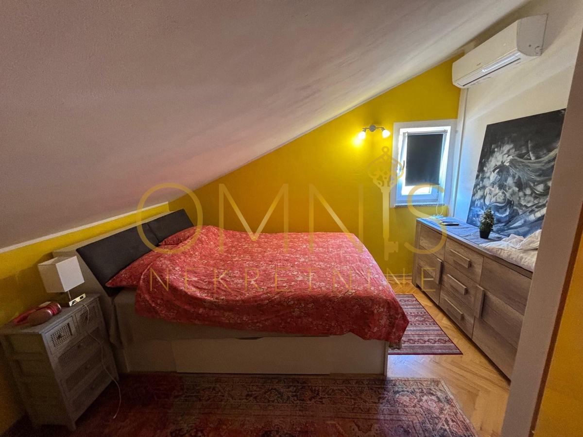 RIJEKA – SRDOČI, dvonadstropno stanovanje 86 m² z balkonom in parkirnim mestom