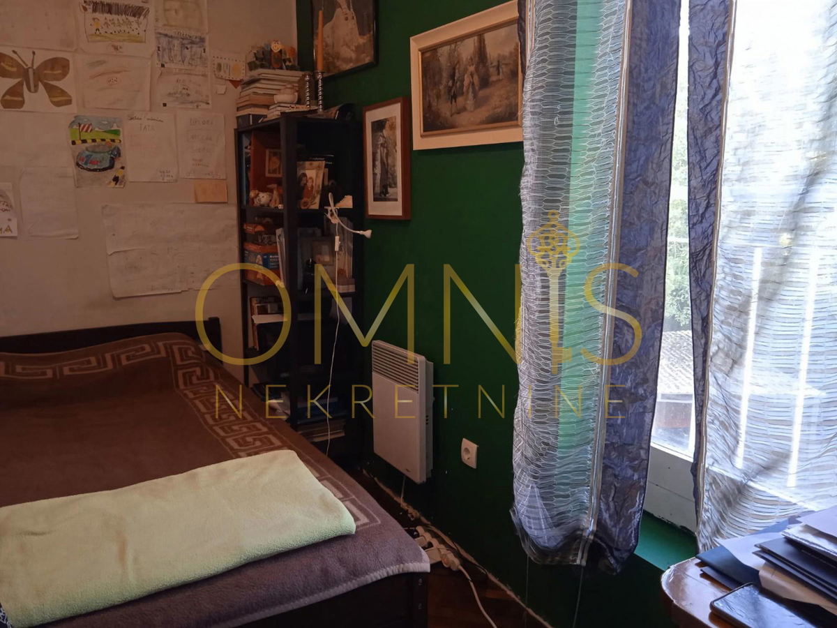 OPATIJA – Dvosobno stanovanje z dnevno sobo, pogledom na morje, balkonom in parkirnim mestom