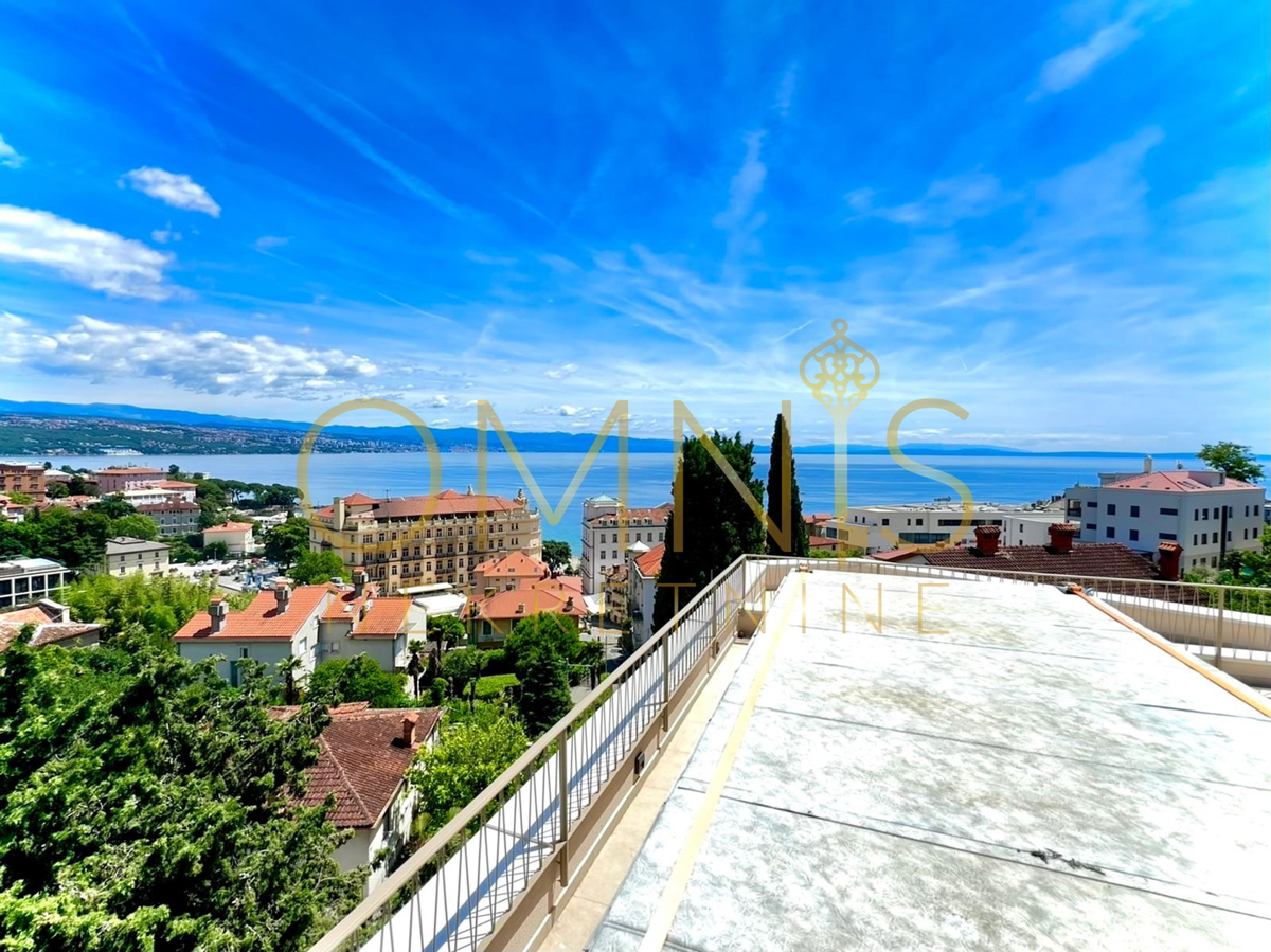 Opatija, center, penthouse z razgledom na morje, prodaja!
