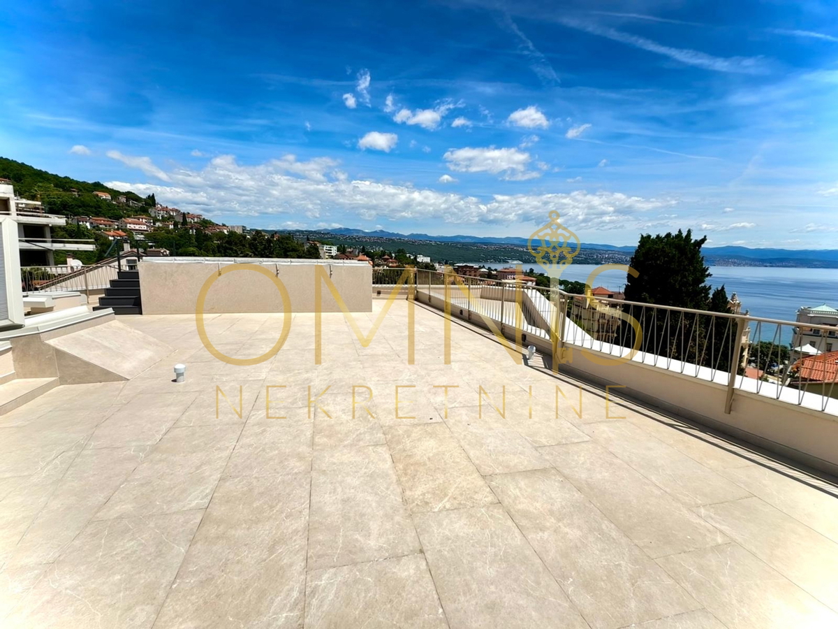Opatija, center, penthouse z razgledom na morje, prodaja!