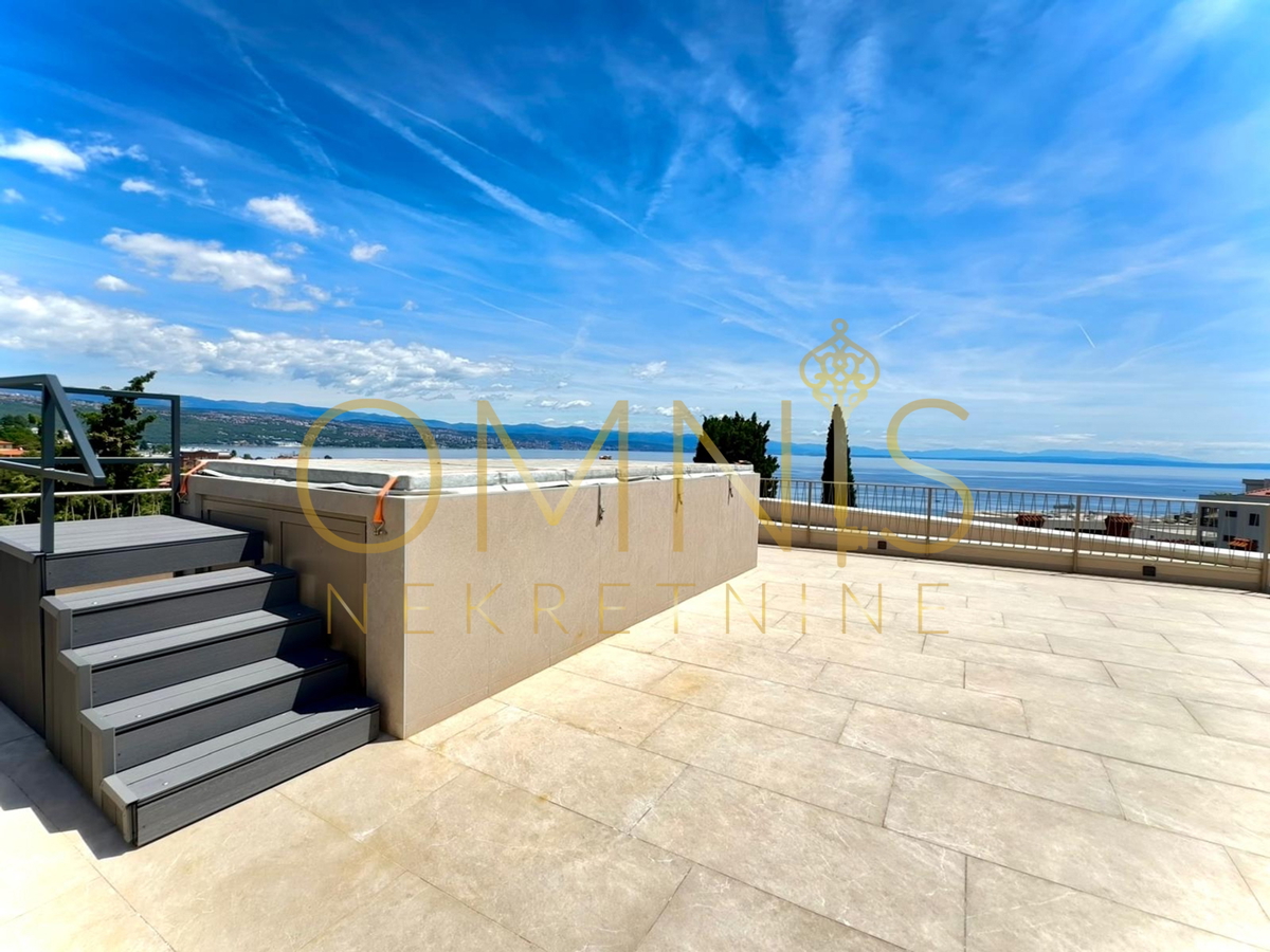 Opatija, center, penthouse z razgledom na morje, prodaja!