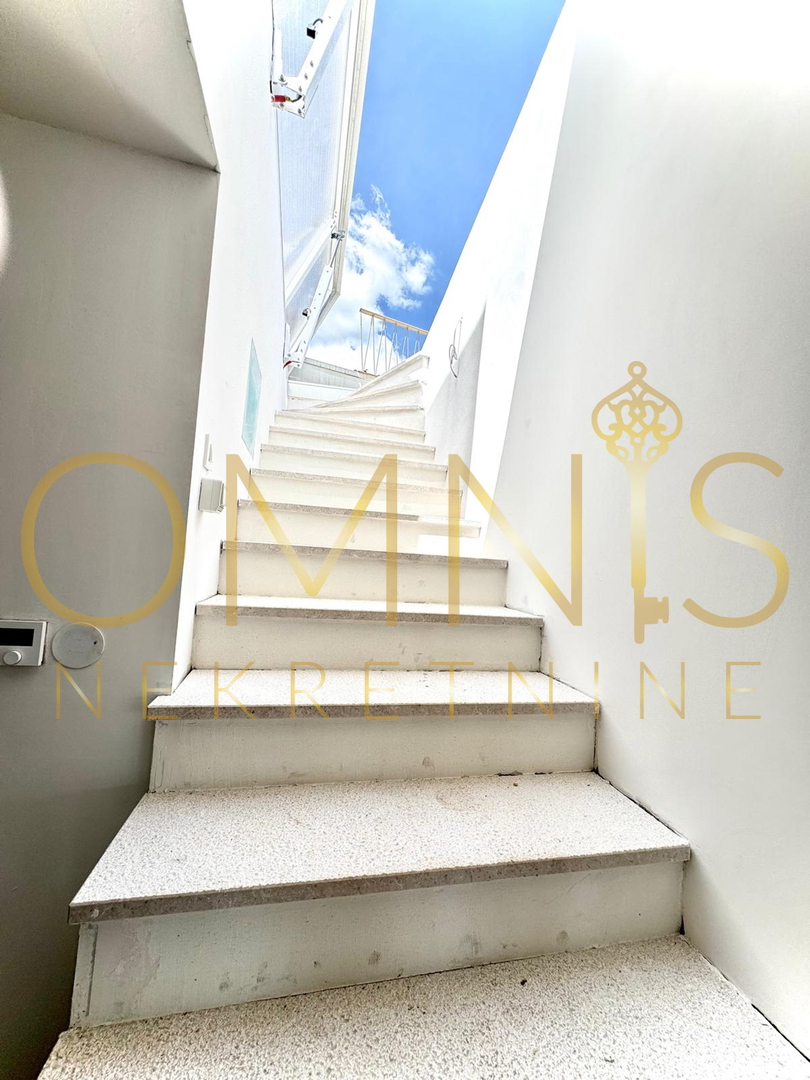 Opatija, center, penthouse z razgledom na morje, prodaja!