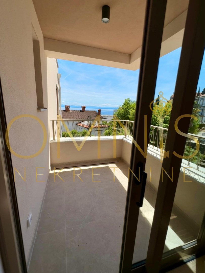 Opatija, center, penthouse z razgledom na morje, prodaja!