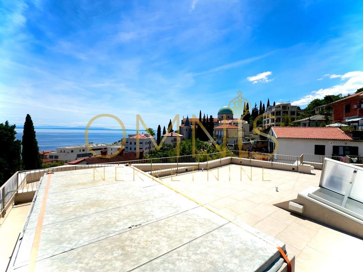 Opatija, center, penthouse z razgledom na morje, prodaja!