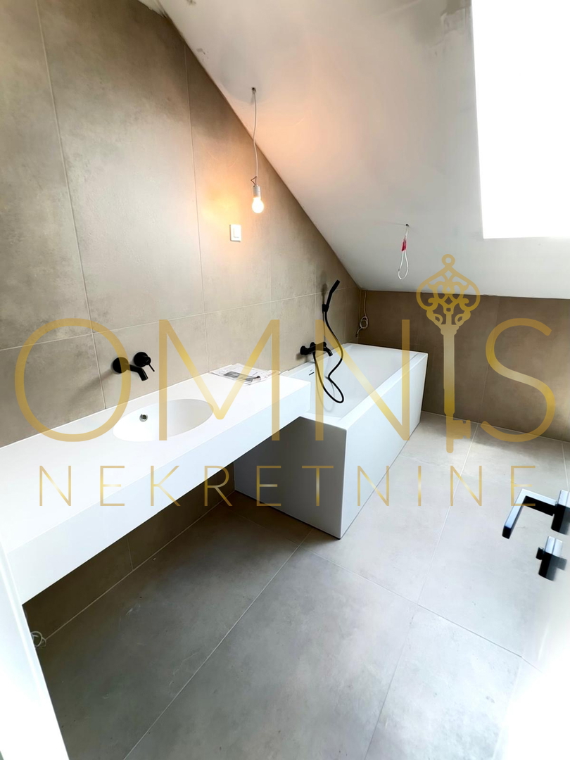 Opatija, center, penthouse z razgledom na morje, prodaja!