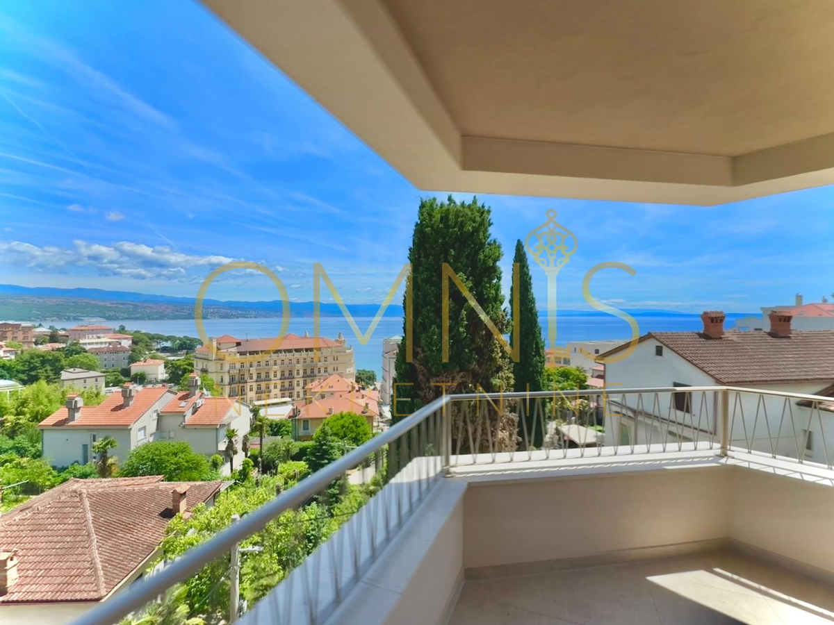 Opatija, center, penthouse z razgledom na morje, prodaja!