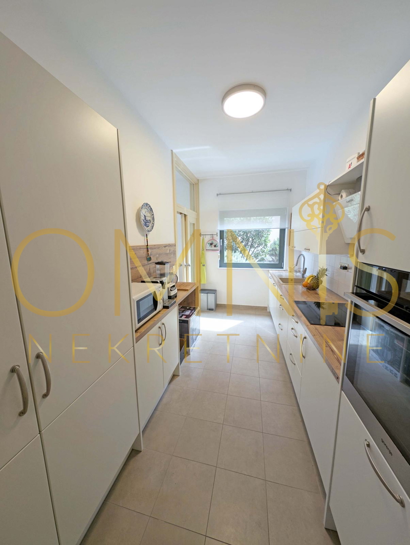 RIJEKA – CENTER: Prostoren dvonadstropni stan 159 m²