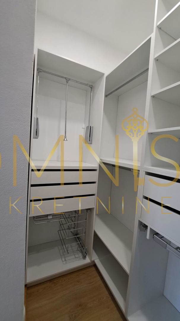 Popolnoma prenovljeno stanovanje 125 m² – dve ločeni stanovanjski enoti, Potok