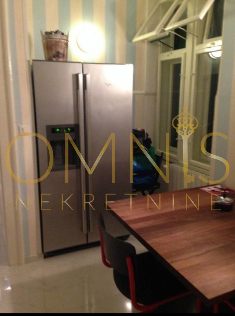 Prodaja se trisobno stanovanje v prvem vrsti ob morju – Reka, 110 m²