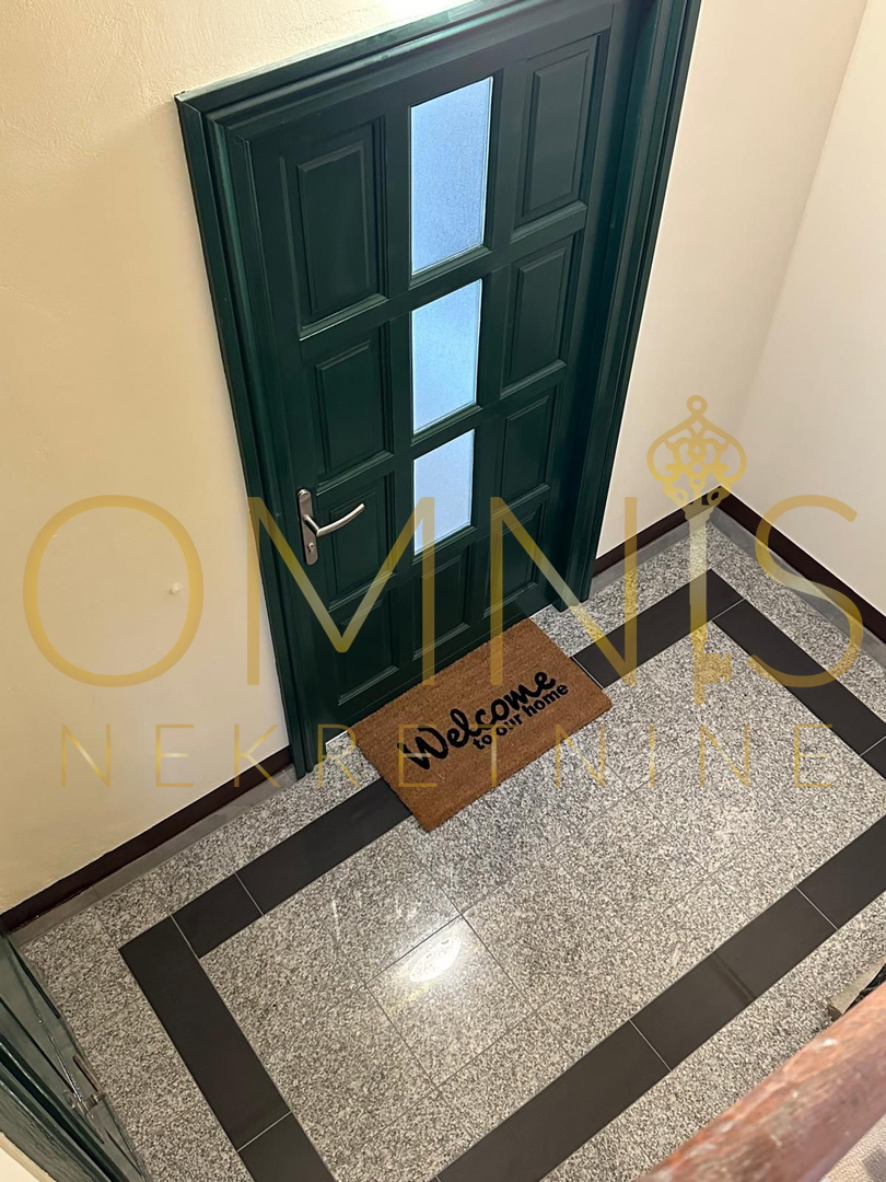 Prodaja se trisobno stanovanje v prvem vrsti ob morju – Reka, 110 m²