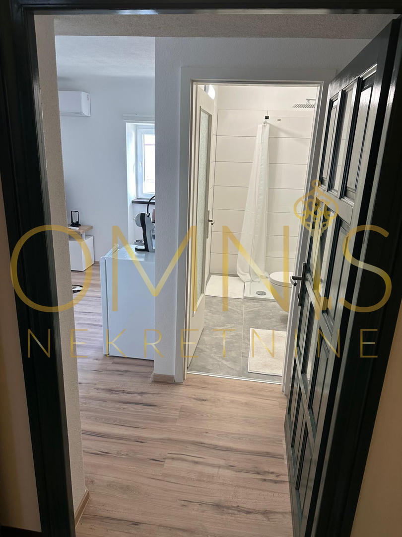 Prodaja se trisobno stanovanje v prvem vrsti ob morju – Reka, 110 m²