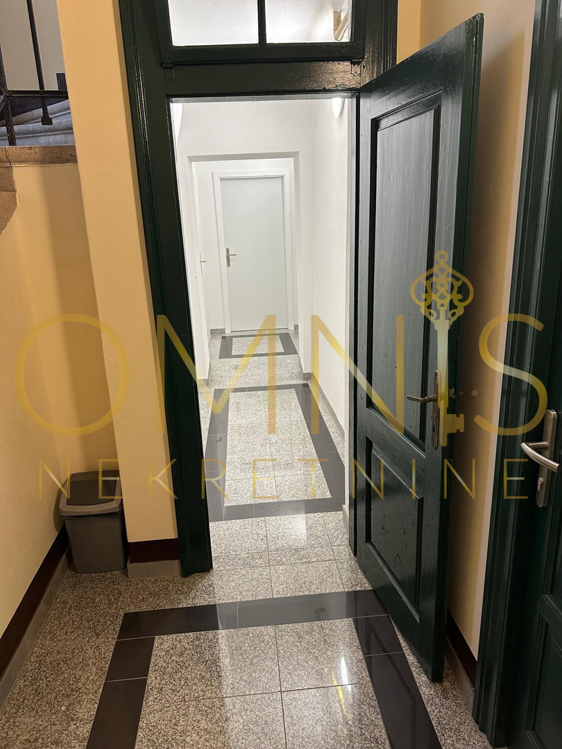 Prodaja se trisobno stanovanje v prvem vrsti ob morju – Reka, 110 m²