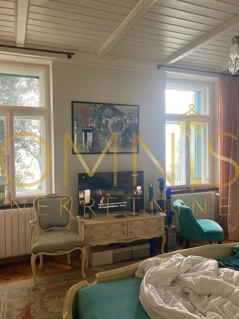 Prodaja se trisobno stanovanje v prvem vrsti ob morju – Reka, 110 m²