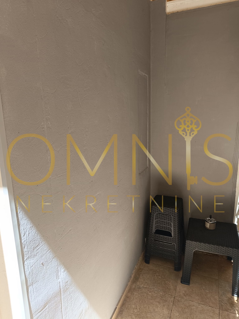 RIJEKA – BELVEDER, prenovljena garsonjera z galerijo in balkonom