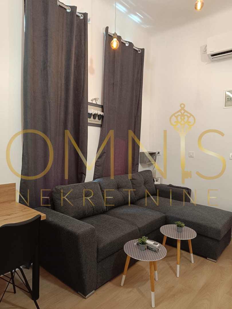 RIJEKA – BELVEDER, prenovljena garsonjera z galerijo in balkonom