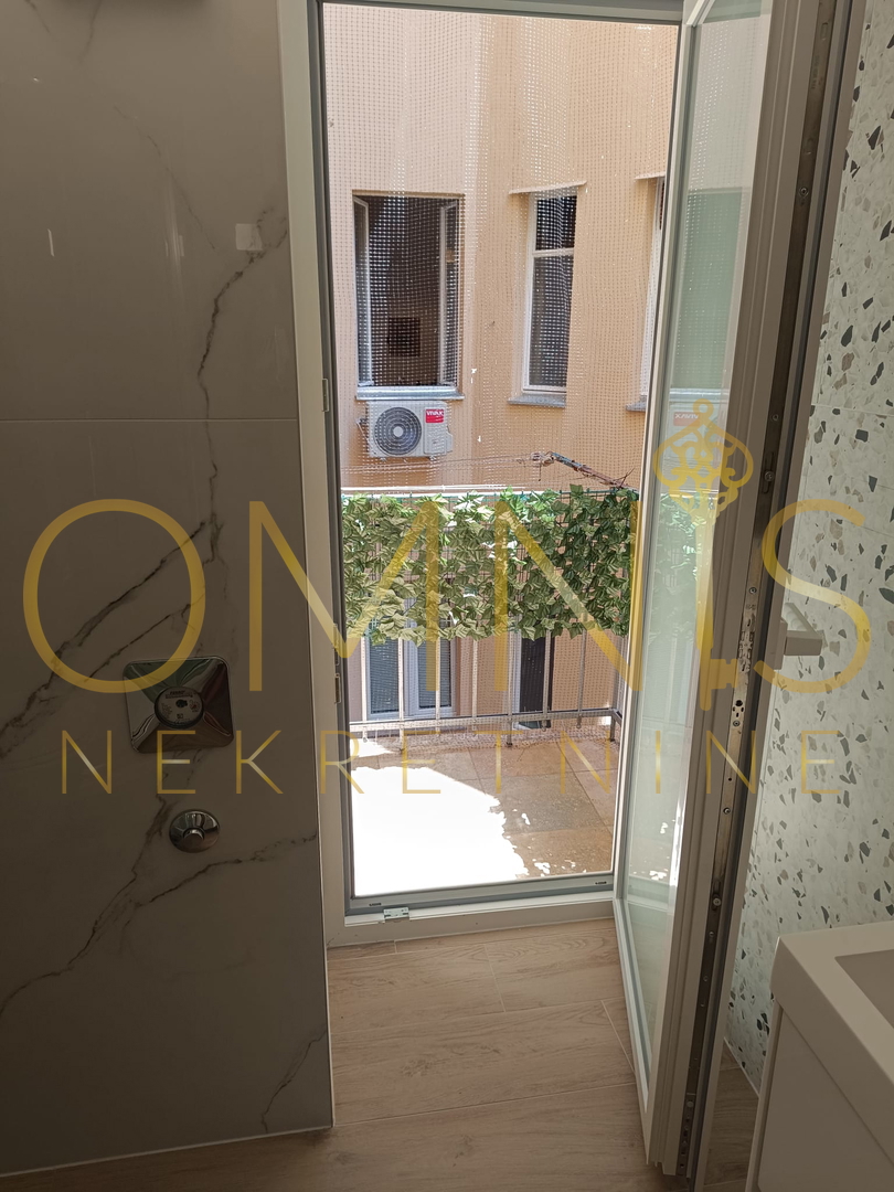 RIJEKA – BELVEDER, prenovljena garsonjera z galerijo in balkonom