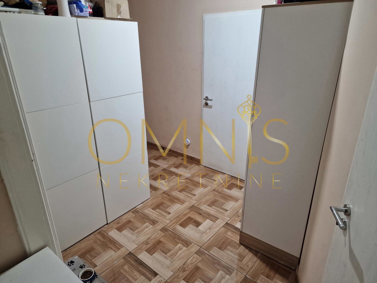 Rijeka – Center, dvosobno stanovanje z dvema shrambama – idealno za naložbo in apartmaje