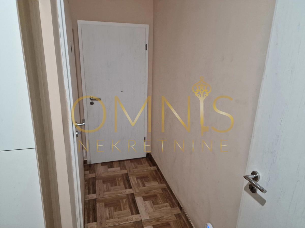 Rijeka – Center, dvosobno stanovanje z dvema shrambama – idealno za naložbo in apartmaje