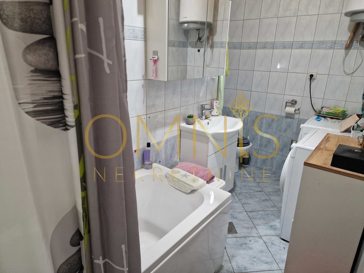 Rijeka – Center, dvosobno stanovanje z dvema shrambama – idealno za naložbo in apartmaje